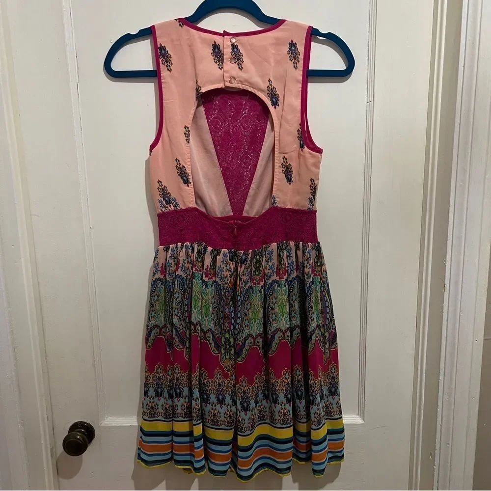 Free Shipping! Do+Be Colorful Keyhole Dress Women's Medium - Picture 4 of 9
